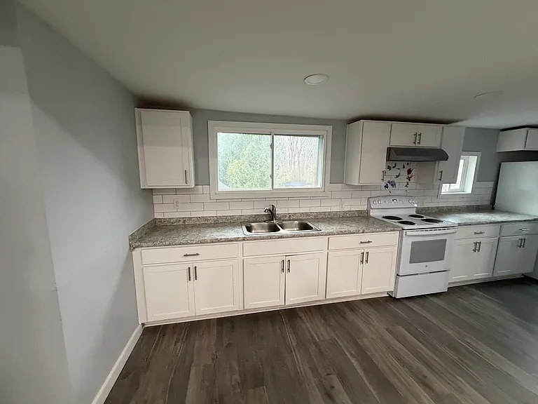 29 Pioneer Rd #A — Photo 5