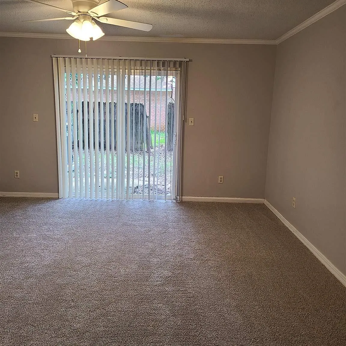 2 bed, 1.5 bath, 1056 sqft, $1,350 — Photo 3
