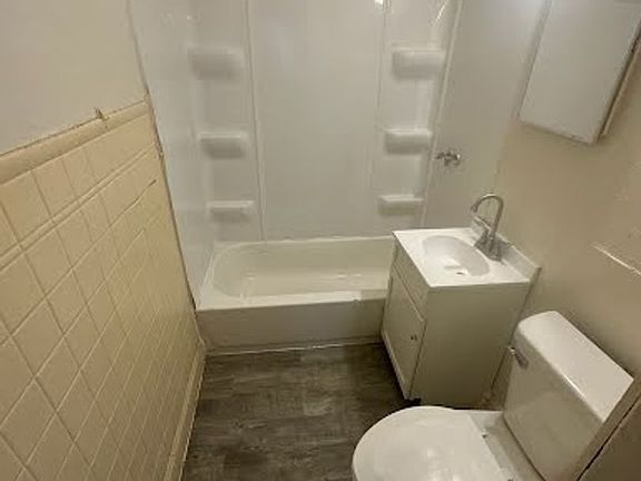 5th image of 2903-2905 W Pierce St #2903