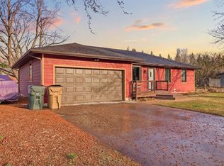 801 Random Rd, Hesston, KS 67062