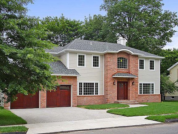 Livable Space 5500 S.feet