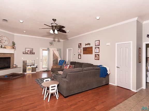 4th image of 2705 Fred Daugherty Ave