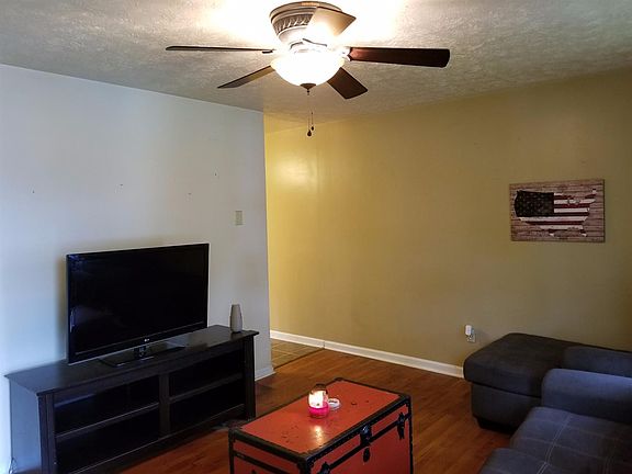 3rd image of 3566 River Park Dr