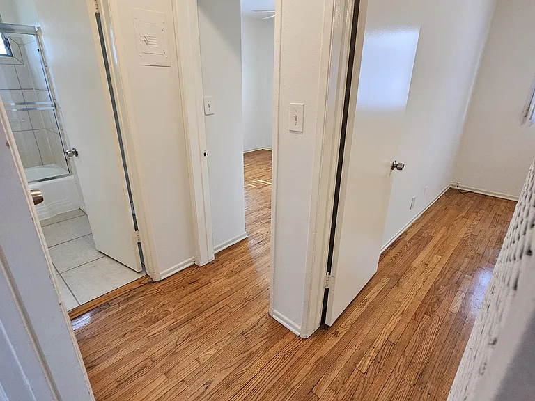 5332 Kester Ave — Photo 6
