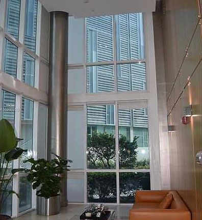 4th image of 480 NE 30th St APT 1001