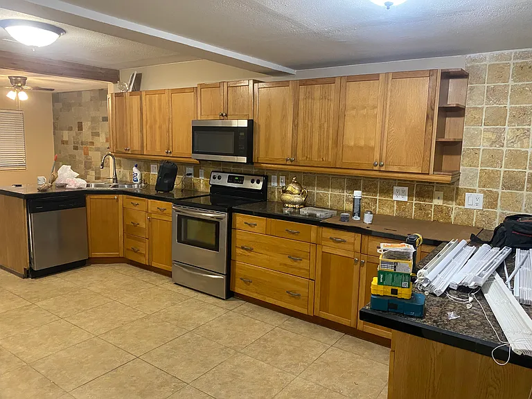401 E Jersey Rd — Photo 1