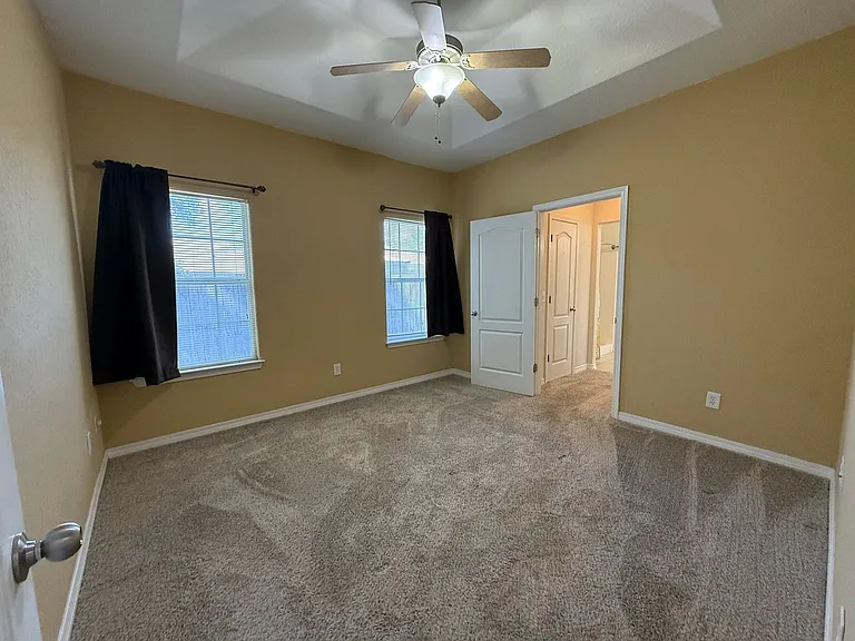 1643 Amarillo Trl — Photo 10