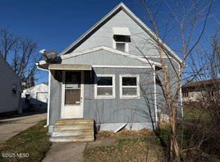 817 3rd Ave NE, Aberdeen, SD 57401