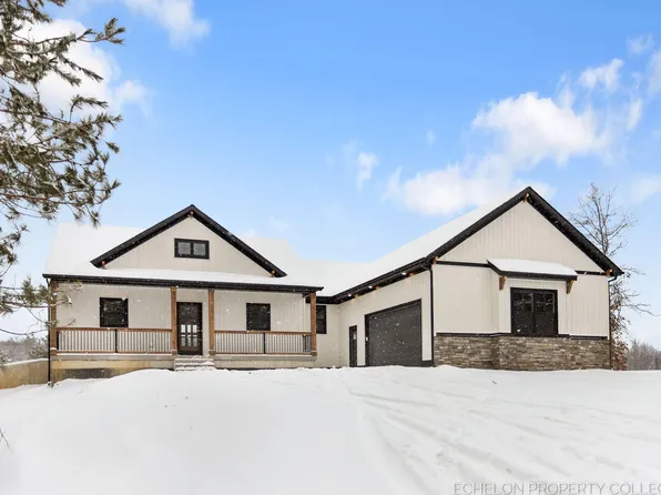 3317 E Sternberg Rd, Fruitport, MI 49415