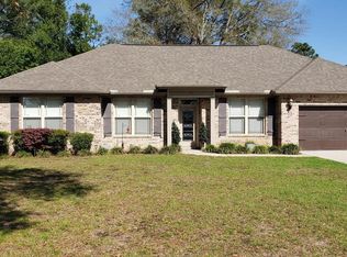 52 7th St, Shalimar, FL 32579