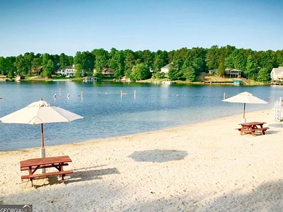 3rd image of 6034 Belle Meade Ct