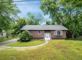 22 Cleghorn Ln, Tewksbury, MA 01876
