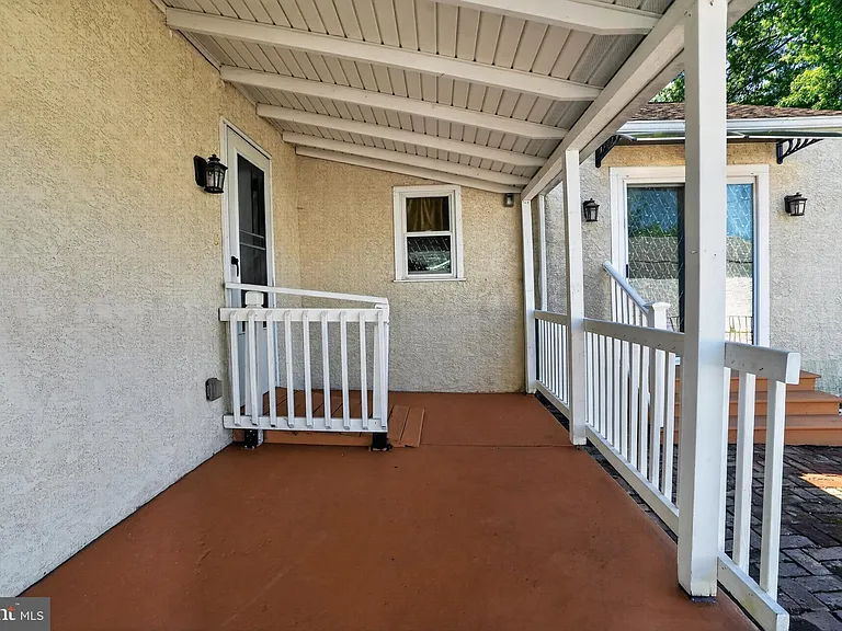 137 Walker Ln — Photo 34
