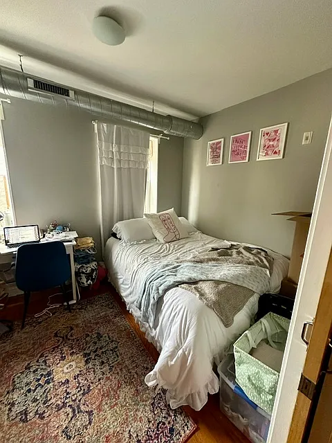 1 bed, 150 sqft, $900 — Photo 1