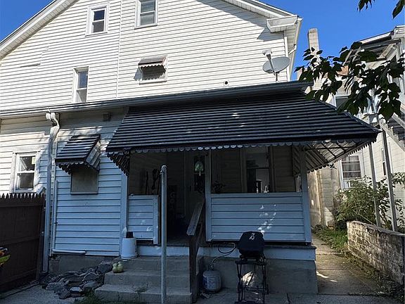 4th image of 250 Cedar St