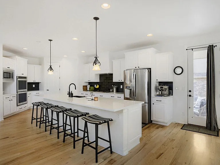 13897 Barbour St — Photo 11