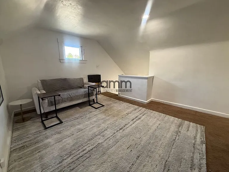 1695 Glenmont Loft — Photo 12