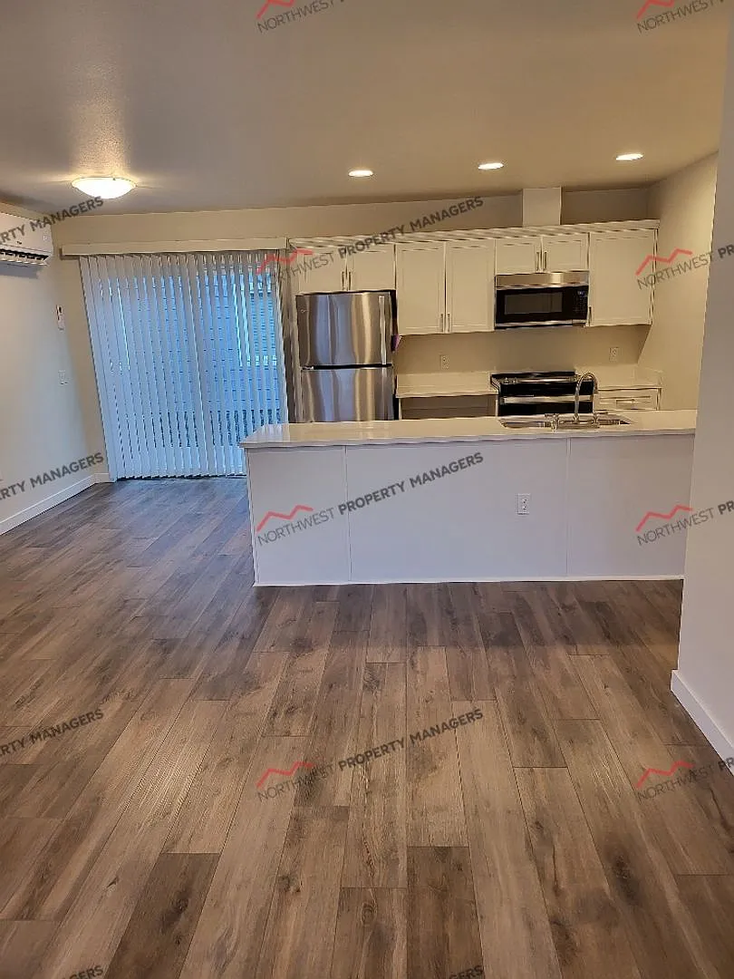 r280 Stella Station Townhomes — Photo 4