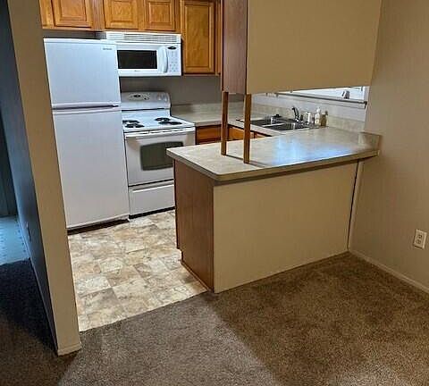 5th image of 2685 Whitehall Ct #18