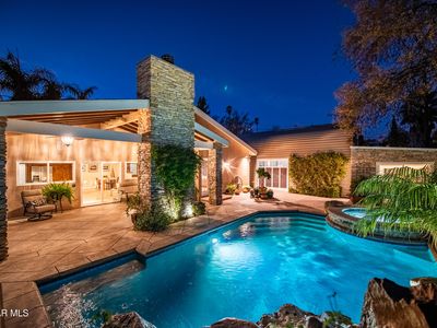 678 Hodencamp Rd, Thousand Oaks, CA, 91360