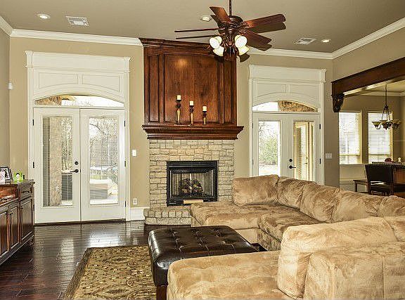 4th image of 10125 Shannon Dr