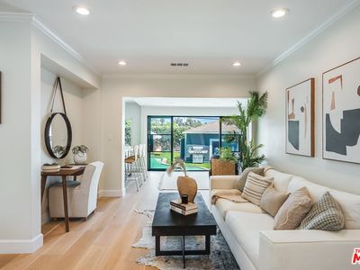 3674 Colonial Ave, Los Angeles, CA, 90066