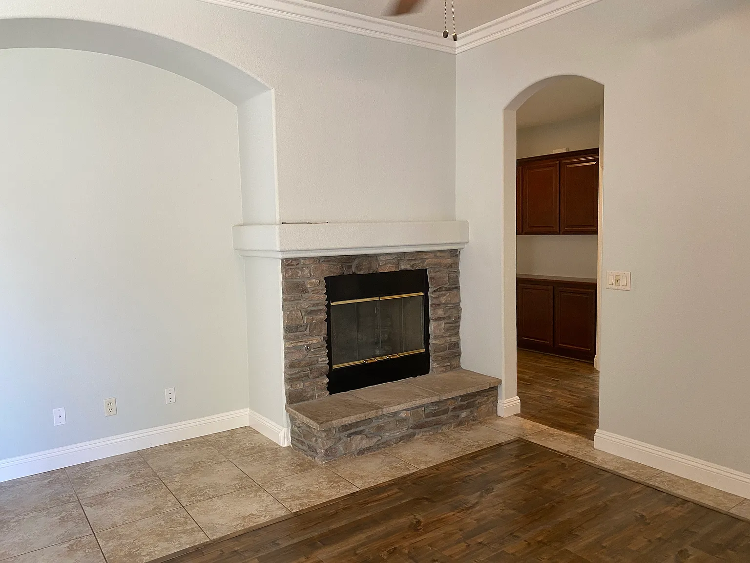 4 bed, 2455 sqft, $3,200 — Photo 3