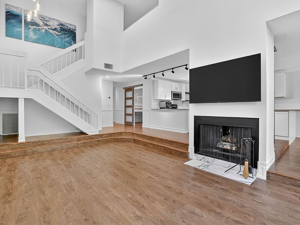 1st image of 715 Saint Albans Drive