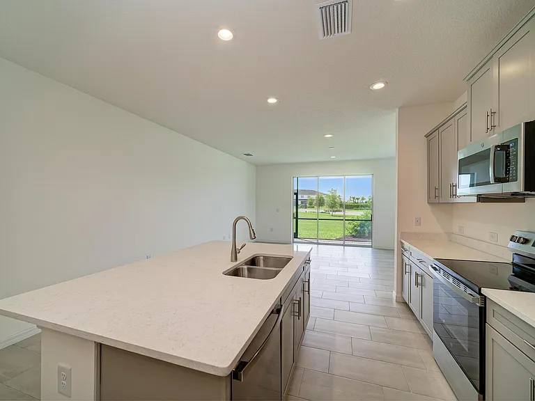 2206 Washington Palm Ct — Photo 23