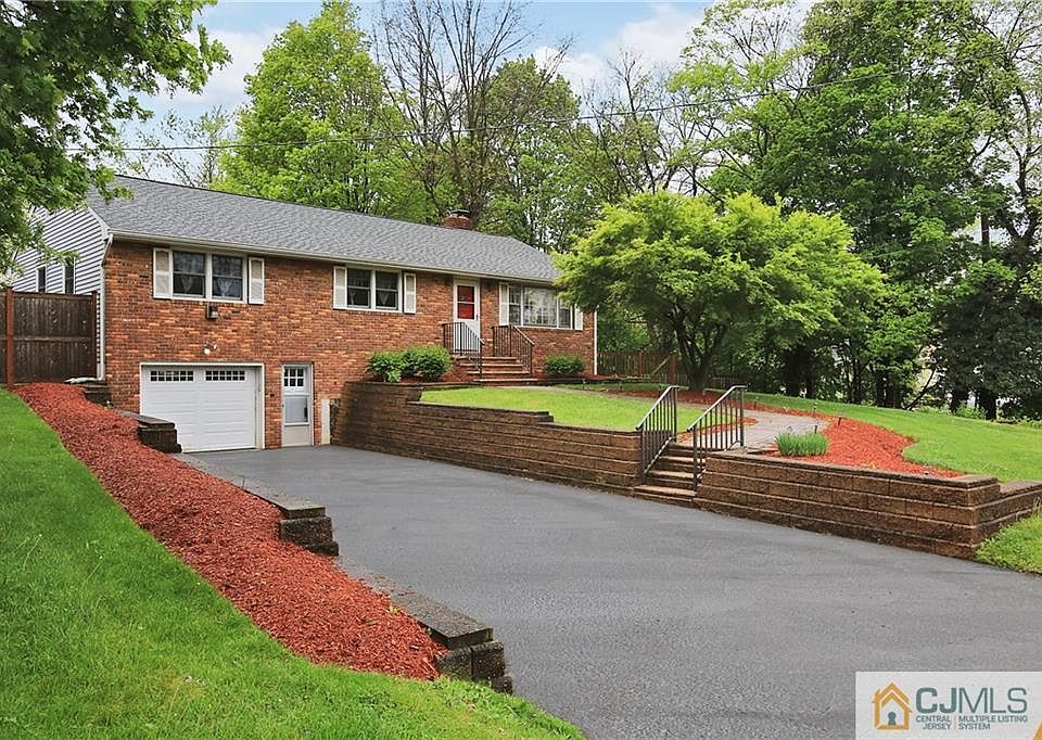 1st image of 1 Lake Park Dr NE