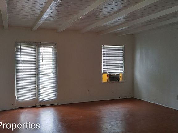 3rd image of 1576 N Arrowhead Ave