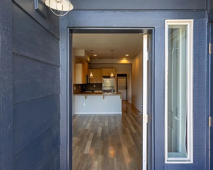 1607 NW Davis St — Photo 47