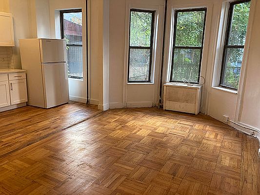 1st image of 242 E 25th St #1