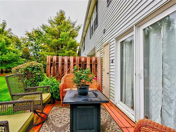 4th image of 40 Burnett Way Unit 4B