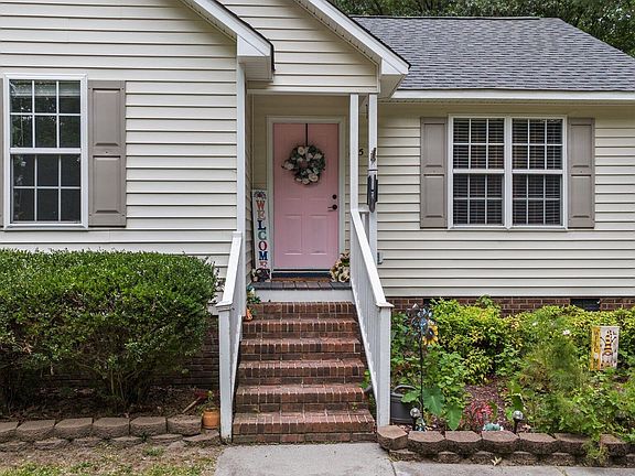4th image of 155 Hilltop Dr
