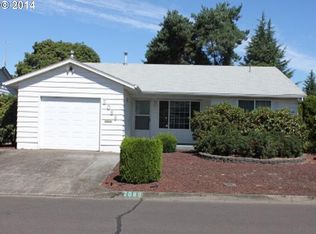 2089 Santiam Dr, Woodburn, OR 97071