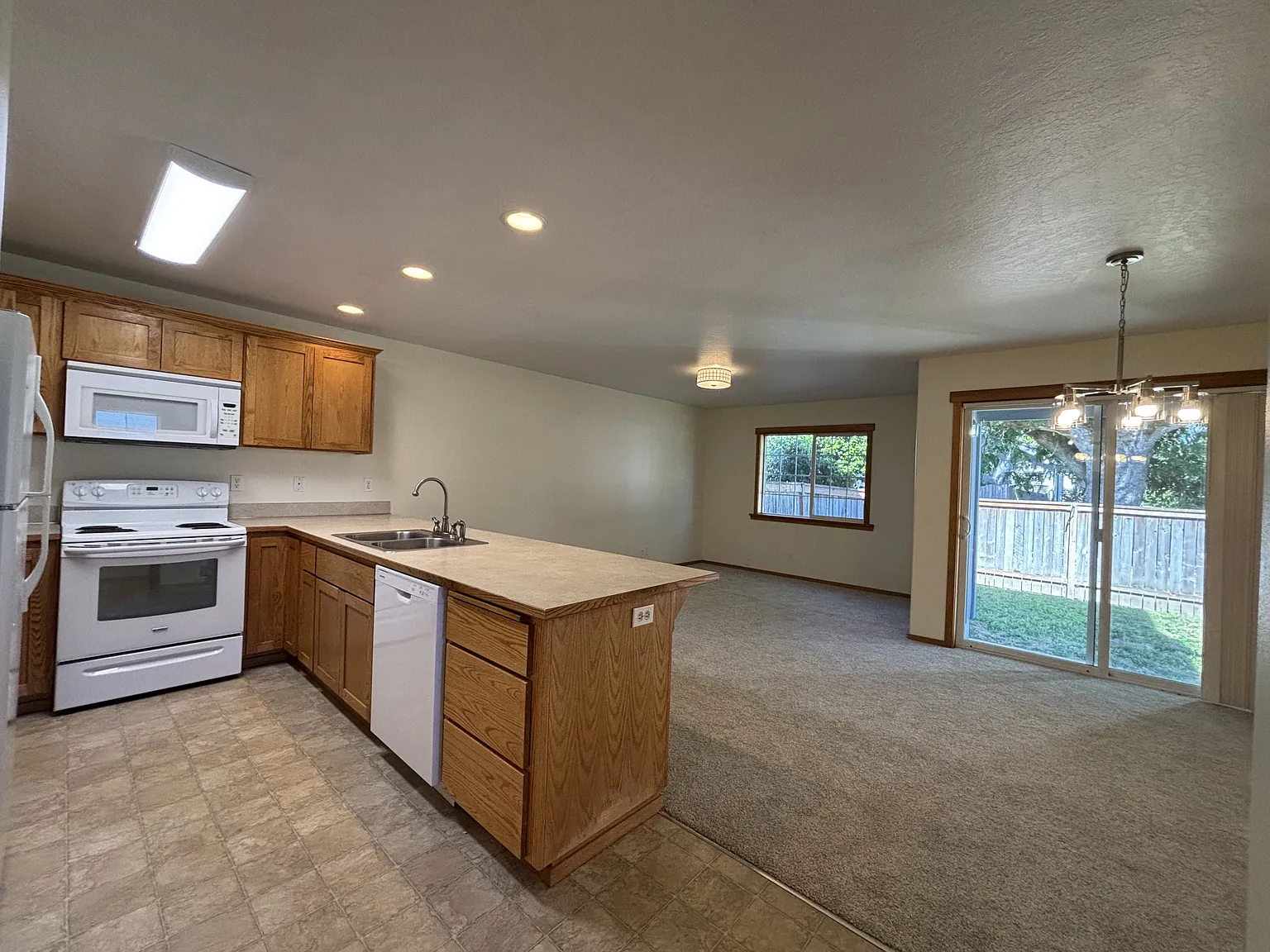 3 bed, 1.5 bath, 1312 sqft, $2,150 — Photo 1