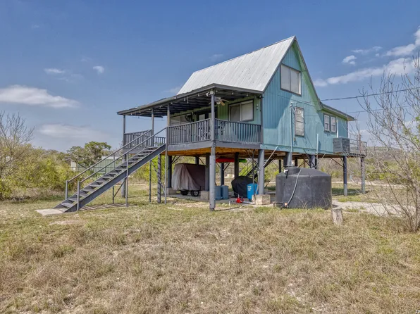 1974 FM 1120, Leakey, TX 78873