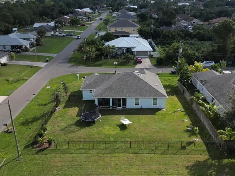 1801 SW Dalmatian Ave — Photo 7