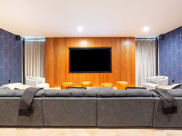 Respara Brentwood — Photo 32