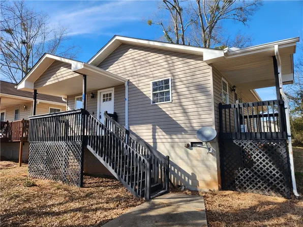 1105 Jones Ave, Seneca, SC 29678
