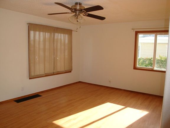 3rd image of 1512 E Rockwell Ave