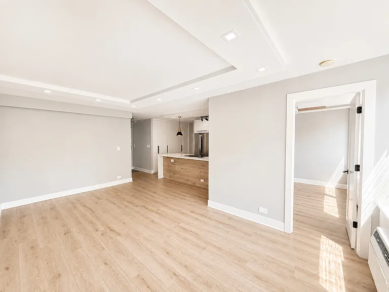 1355 N Sandburg Ter #206D — Photo 12