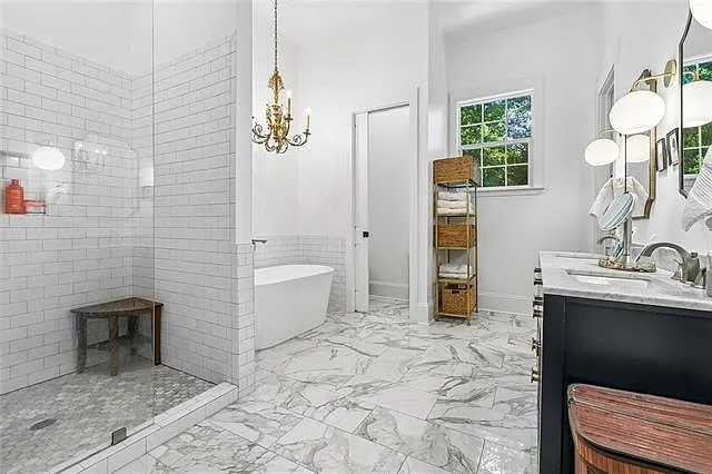 825 Pleasant St — Photo 13