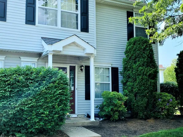 765 Banyan Ct, Morganville, NJ 07751
