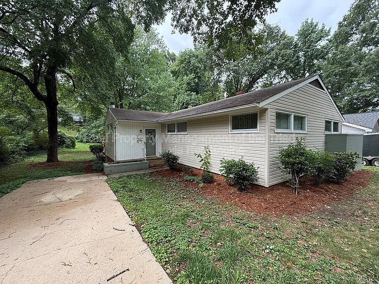 2523 Overbrook Dr — Photo 17