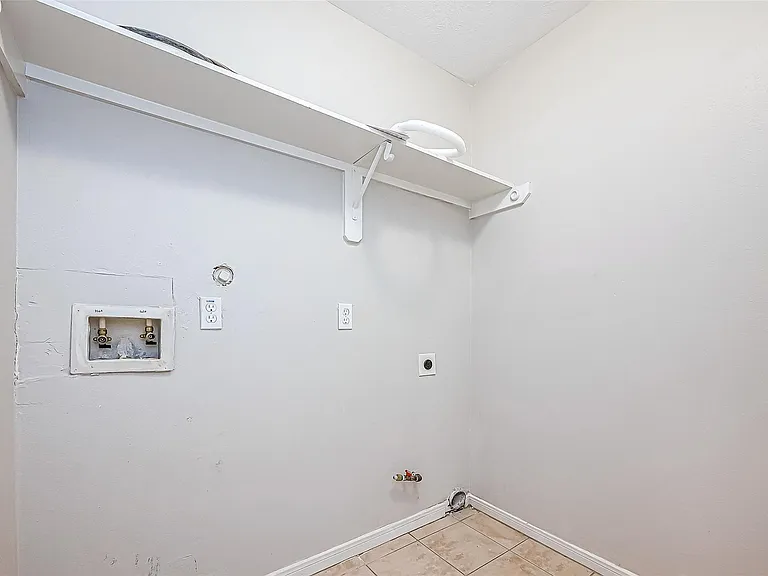 10043 Morocco Rd — Photo 22