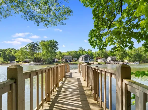 302 Coleman Dr, Lexington, NC 27292