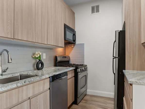 264 Water Street image 4 of 13