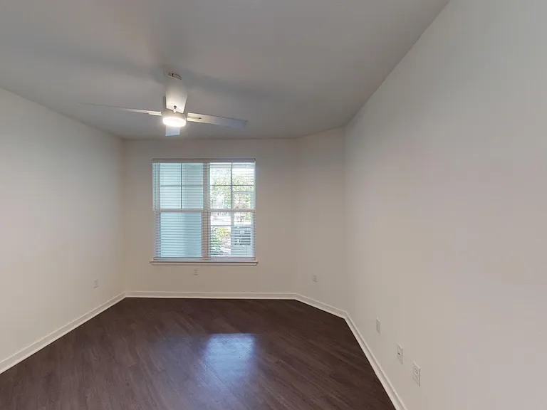 Essex Luxe Apartments — Photo 50